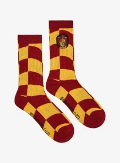 Harry Potter Gryffindor Crest Wavy Checkered Crew Socks - BoxLunch Exclusive -Clothing Store 19465588 av2